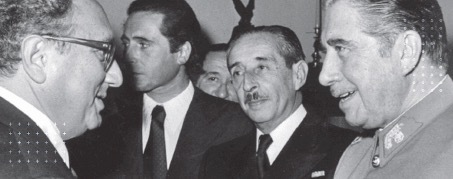 Kissinger saludando a Pinochet