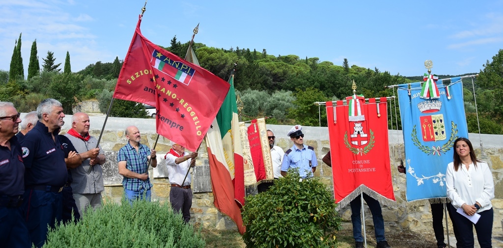Homenaje convocado por la ANPI en el Cementerio de Badiuzza,Rignano sull'Arno, el 3_08_2024 por el 80 aniversario del homicidio de familiares de Einstein refugiados en esa zona. Foto ANPI