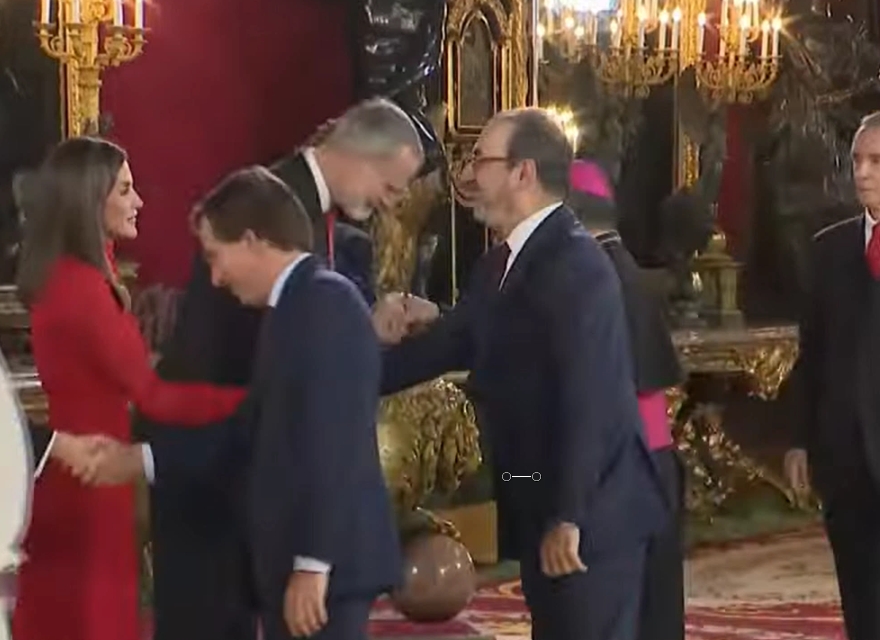 Rey FelipeVI inclinado ante nuncio 12-10-2024