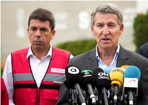 MAZÓN, DISFRAZADO, CON FEIJÓO