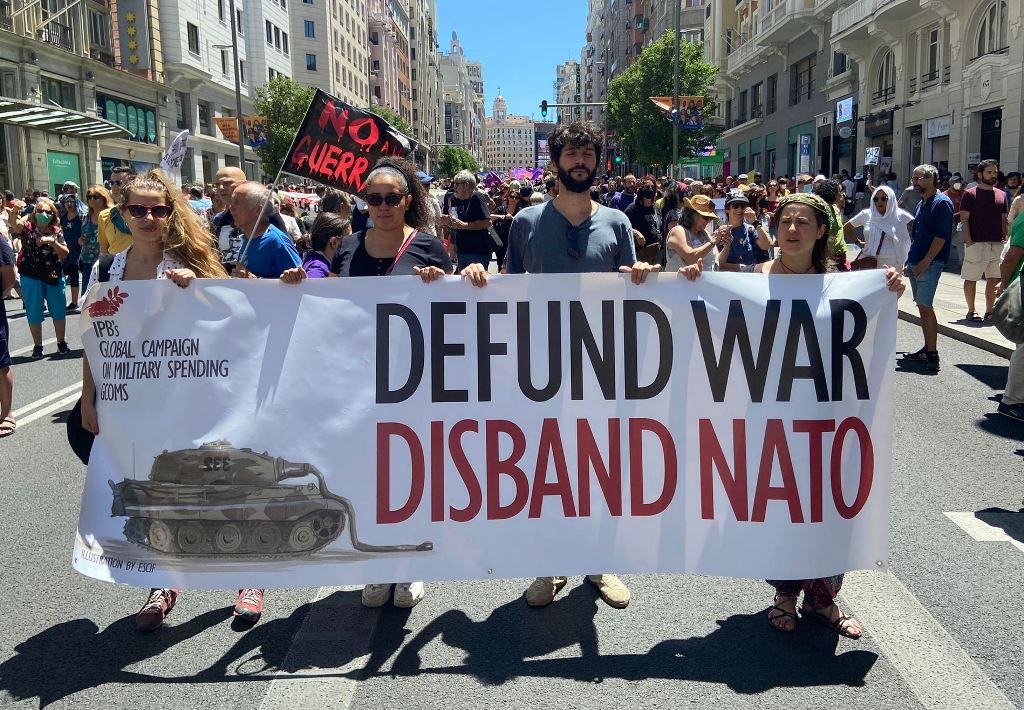 Desfinanciar la guerra, disolver la OTAN. Foto Centro Delas.