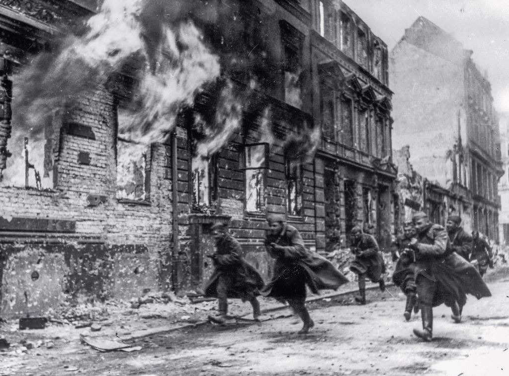 Los fantasmas de la Segunda Guerra Mundial planean en una Europa confrontada a una nueva guerra en su territorio. Foto National Geographics Revue.
