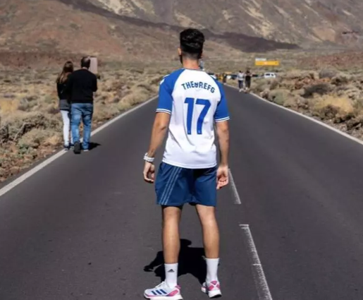 Imagen del youtuber The Grefg durante una de sus visitas al Parque Nacional del Teide Twitter de The Grefg