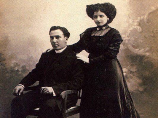 MACHADO CON LEONOR