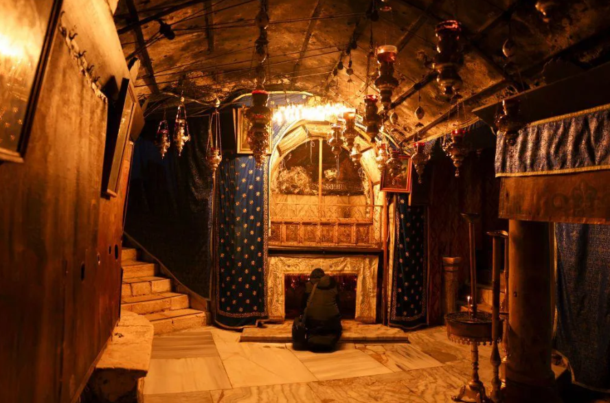GRUTA BAJO LA IGLESIA DE LA NAVIDAD EN BELÉN