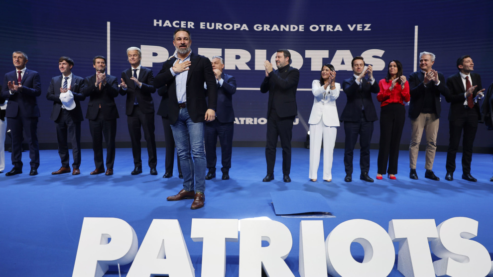El líder de Vox y presidente de los Patriots, Santiago Abascal, clausura la primera cumbre de Patriots en Madrid.EFESergio Pérez