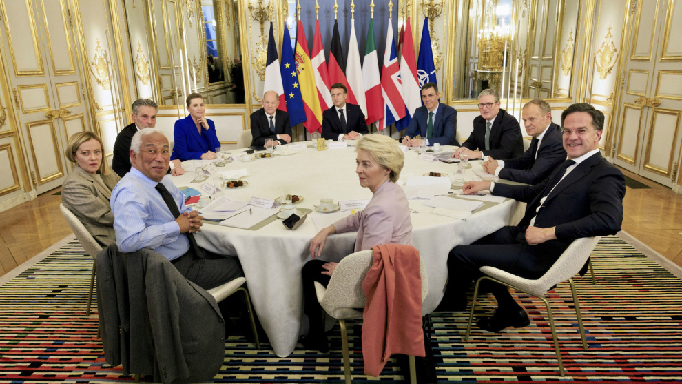 Los principales líderes europeos y el secretario general de la OTAN, en la cumbre informal organizada por el presidente francés, Emmanuel Macron, sobre Ucrania.EFE/ Pool Moncloa