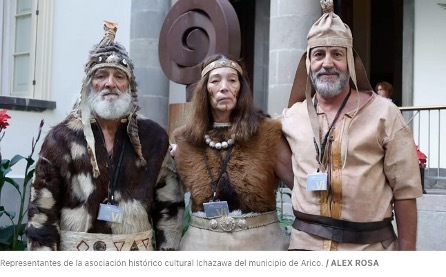 Guanches con supuestos vestidos  