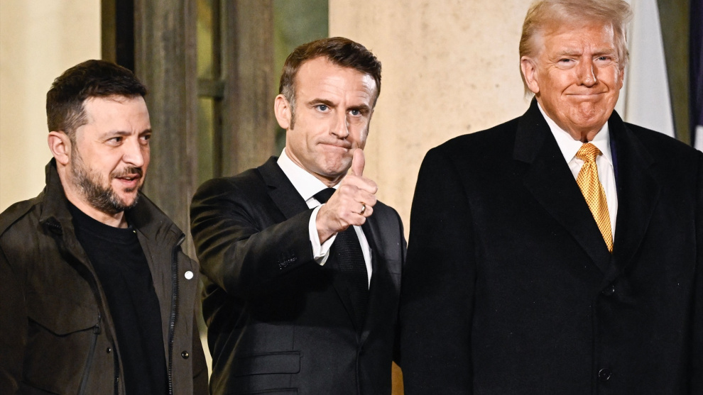 Zelenski,  Macron y Trump después de una reunión en el Palacio del Elíseo el pasado mes de diciembre de 2024.Julien De Rosa / DPA vía Europa Press