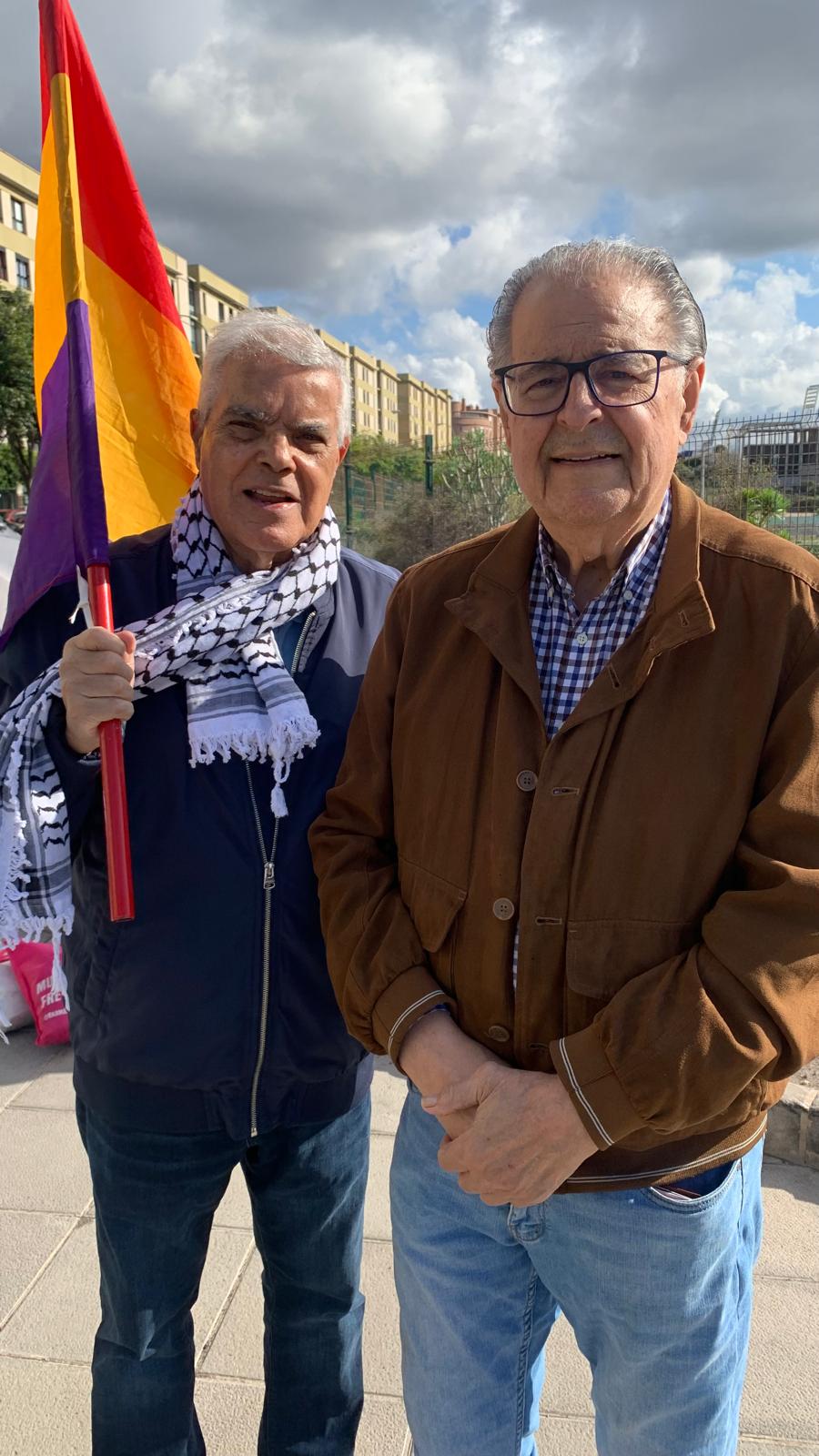 LOS VETERANOS SOCIALISTAS ANTONIO AGUADO Y ERASMO QUINTANA, PRESENTES COMO SIEMPRE EN LAS LUCHAS POR LA JUSTICIA, BOICOT A ISRAEL, 11 DE ABRIL 2025 LPGC