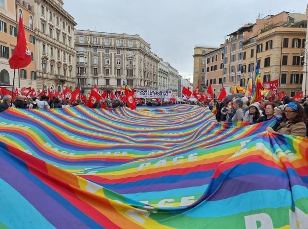 Movilización por la paz y contra el rearme. Foto Partido Refundación Comunista