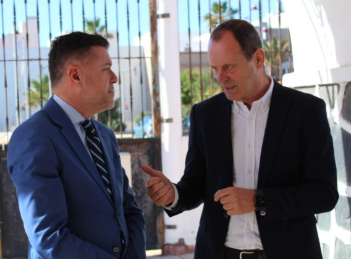 TEODORO SOSA, ALCALDE DE GÁLDAR Y VICEPRESIDENTE DEL CABILDO DE GRAN CANARIA Y ÓSCAR HERNÁNDEZ, ALCALDE DE 
 AGÜIMES