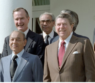 REAGAN Y BUSH SR CON HASSAN II