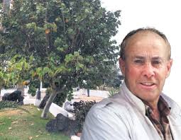 CÉSAR MANRIQUE