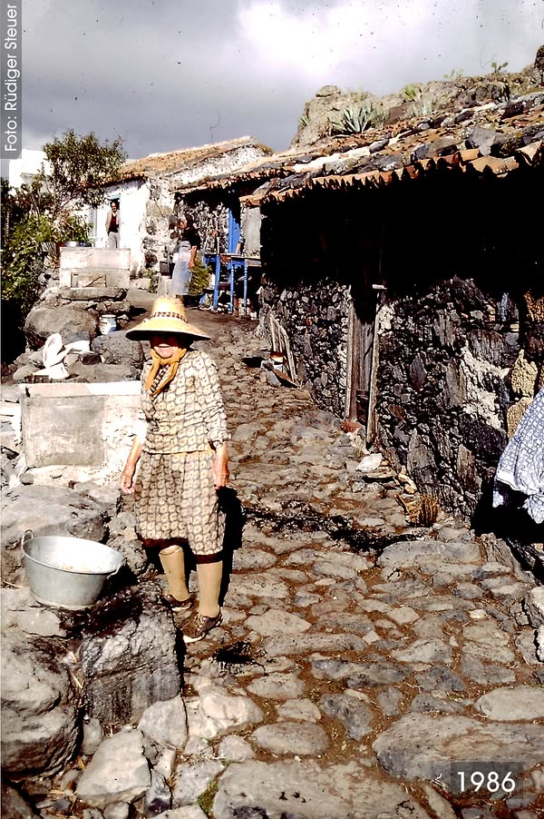 AYAMOSNA FOTO RÜDIGER S. BURKHARD BARTELS