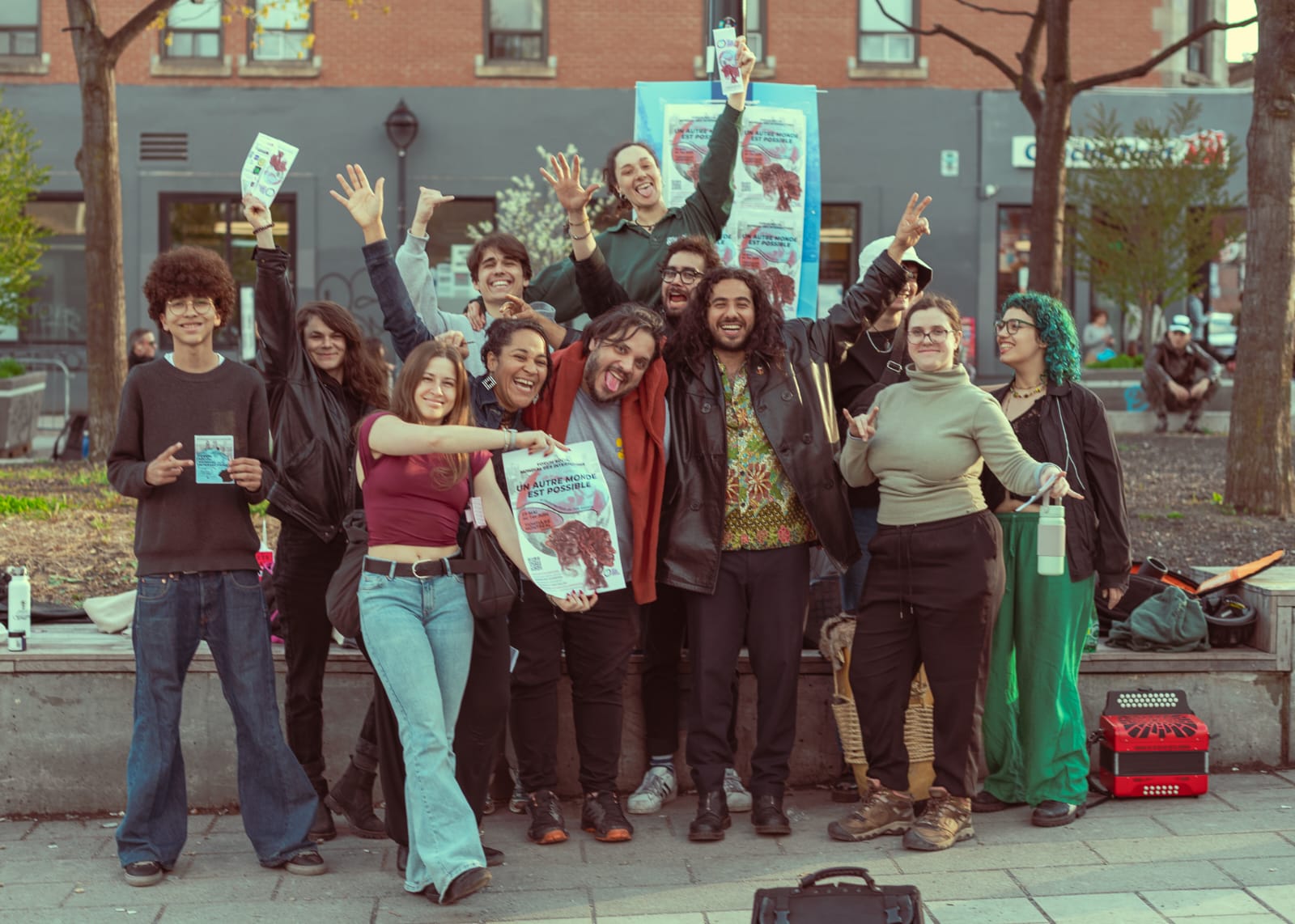 Uno de los grupos del Equipo de Organización del próximo Foro Social de Canadá que se realizará del 29 de mayo al 1 de junio. Foto FSMI