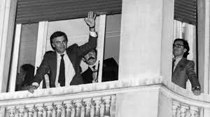 FELIPE GONZÁLEZ GANA CON EL PSOE LAS ELECCIONES DE 1982