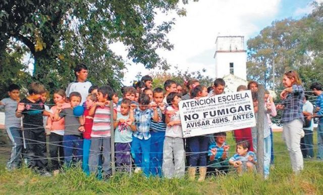 PROTESTAS EN ENTRE RIOS POR FUMIGACIONES ecoportal.net