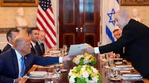 NETANYAHU LE ENTREGA A TRUMP LA CARTA DE POSTULACIÓN AL NOBEL DE LA PAZ