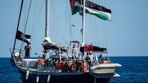 EL MADLEEN, QUE SUFRIÓ UN ABORDAJE PIRATA ISRAELÍ EN JUNIO