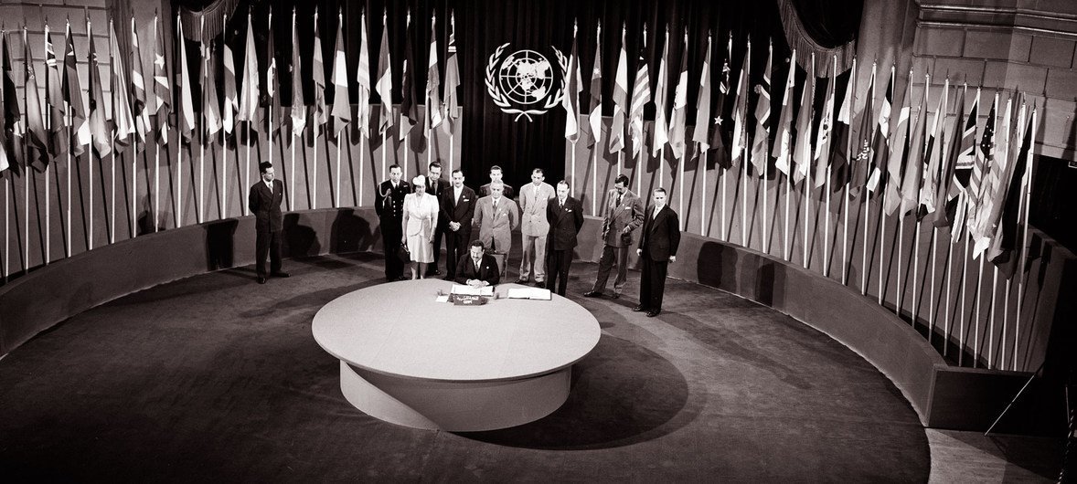 FIRMA DE LA CARTA FUNDACIONALDE NACIONES UNIDAS, 26 DE JUNIO DE 1945