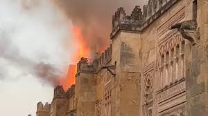 LA MEZQUITA DE CÓRDOBA EN LLAMAS, AGOSTO 2025