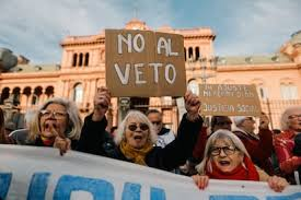 PROTESTAS CONTRA EL VETO EN ARGENTINA