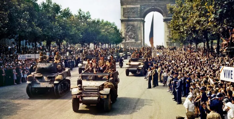 PARIS AGOSTO 1944