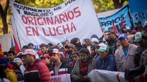 PROTESTAS CONTRA LA DEROGACIÓN DE LA LEY 26.160 QUE DECLARABA LA EMERGENCIA TERRITORIAL INDÍGENA