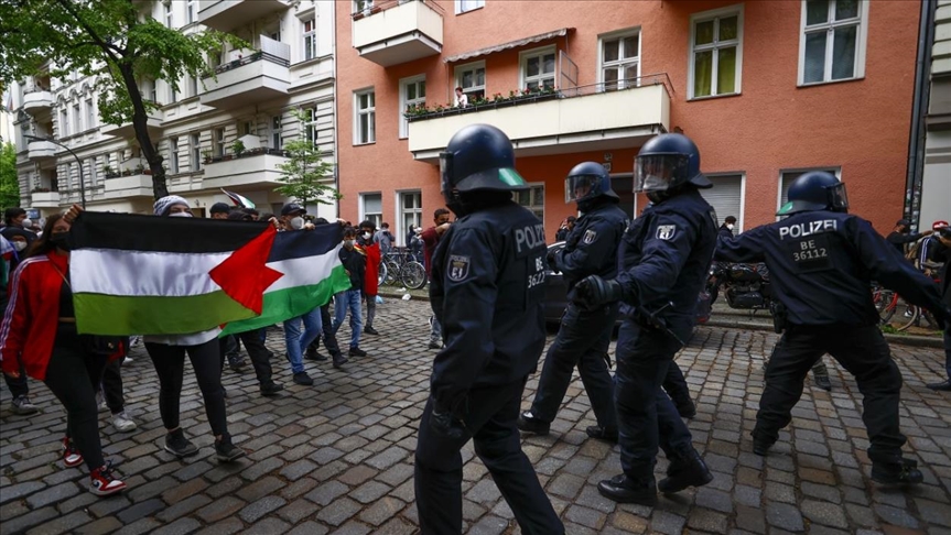 POLICÍA ALEMANA CONTRA MANIFESTACIONES POR PALESTINA