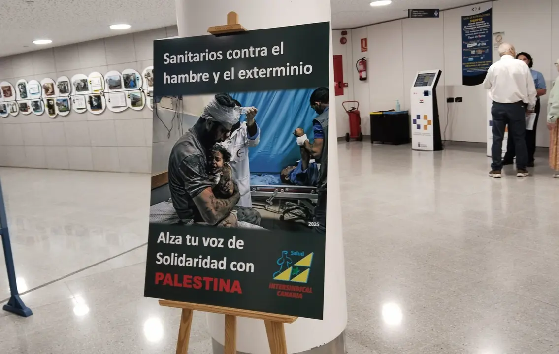 CARTEL COLOCADO LEGALMENTE POR INTERSINDICAL CANARIA EN ESTABLECIMIENTOS SANITARIOS PÚBLICOS Y RETIRADO POR ORDEN ARBITRARIA DE LA CONSEJERÍA DE SANIDAD DEL GOBIERNO DE CANARIAS