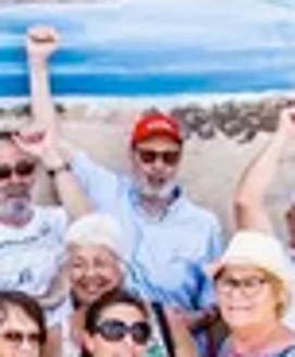 Emilio Díaz con el puño levantado en Sardina año 2018