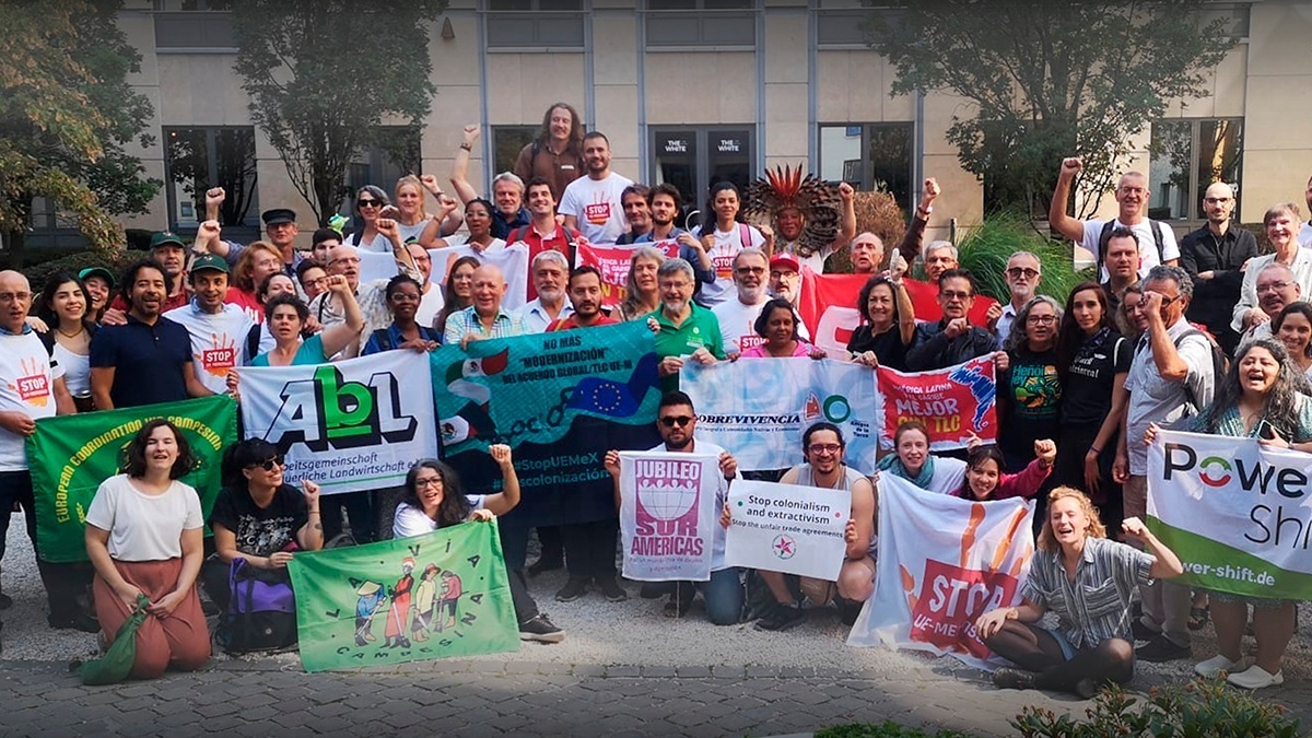 Más de 50 organizaciones de dos continentes lanzaron en septiembre la campaña contra tratados comerciales tóxicos entre la UE y América Latina. Foto campaña