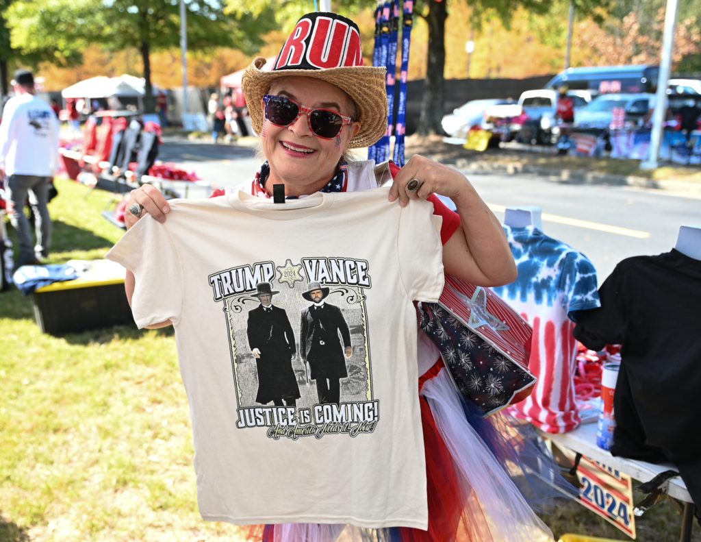TRUMP VANCE Trump rally, Duluth, Georgia. Photo by Zach D. Roberts for the Palast Investigative Fund (2024).