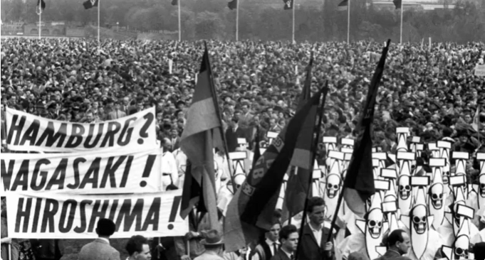 ANTINUCLEAR HAMBURGO 17 ABRIL 1958