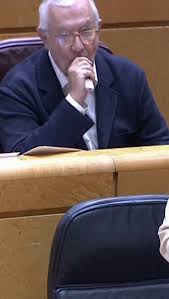 JAVIER ARENAS, FUMANDO EN EL SENADO