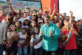 MADURO CON LA JUVENTUD BOLIVARIANA