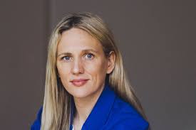 ELISA HOVEN