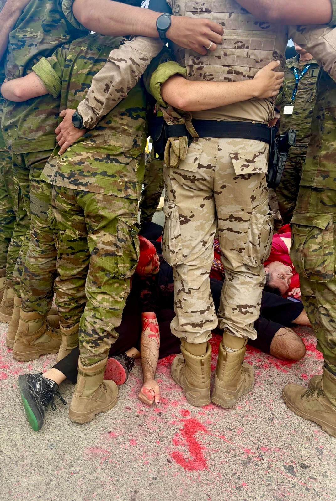 ANTIMILITARISTAS LPGC JUNIO 2025