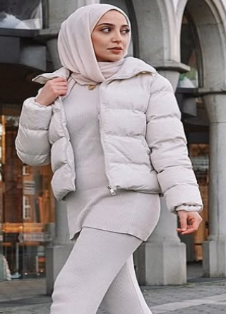 BÜSRA SAYED, LLEVAR VELO EN ALEMANIA