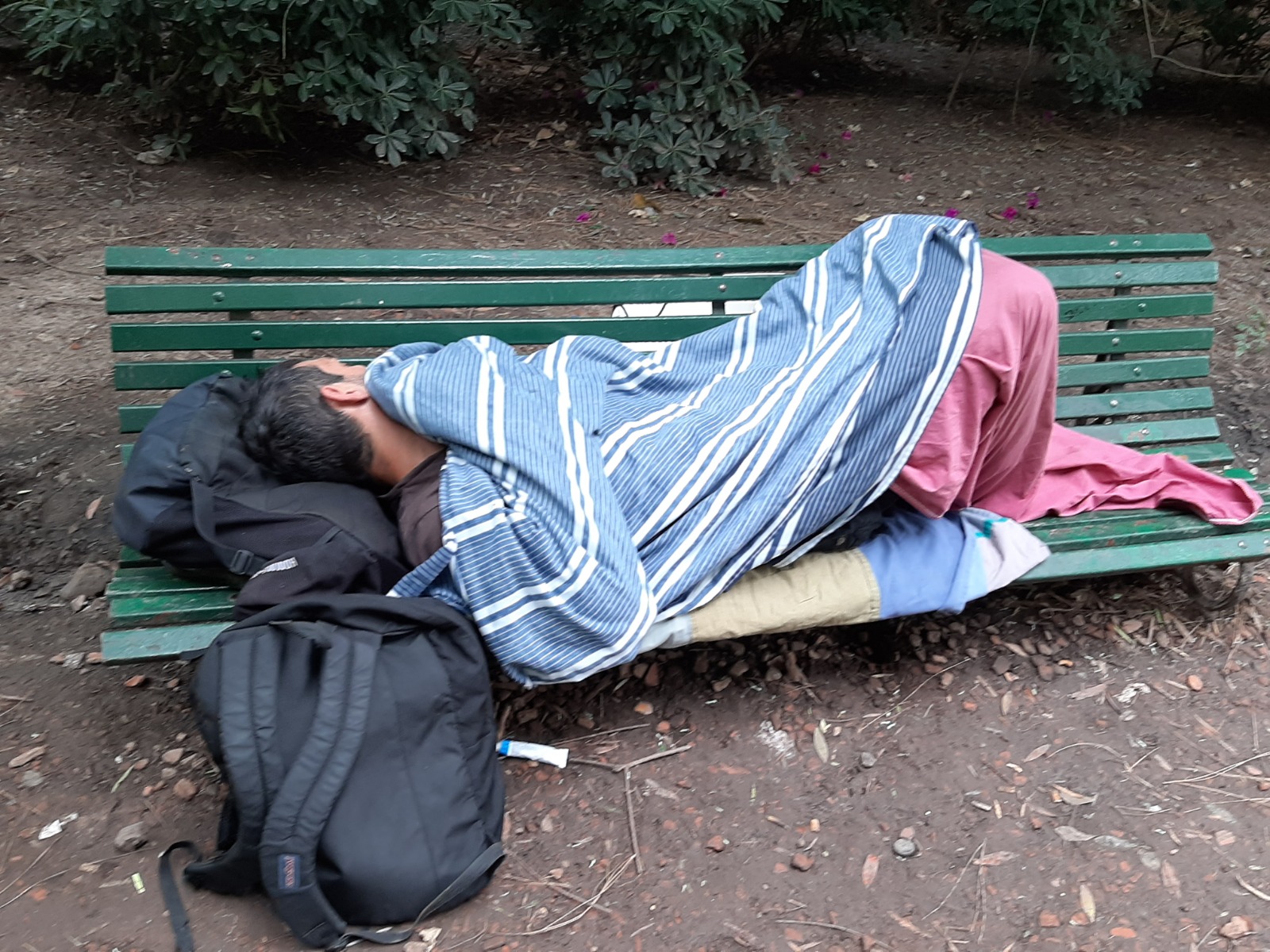A pesar de estadísticas macro en Argentina que hablan de crecimiento, la realidad cotidiana  indica un aumento significativo de gente que vive en la calle. Foto Sergio Ferrari