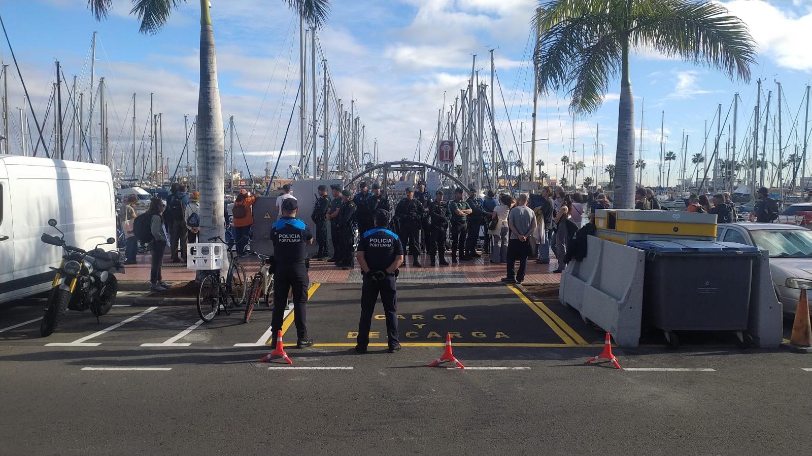 MARGARITA LPGC ENERO 2026 FUERTE DESPLIEGUE POLICIAL PARA ARROJAR A UNA ANCIANA DE SU BARCO