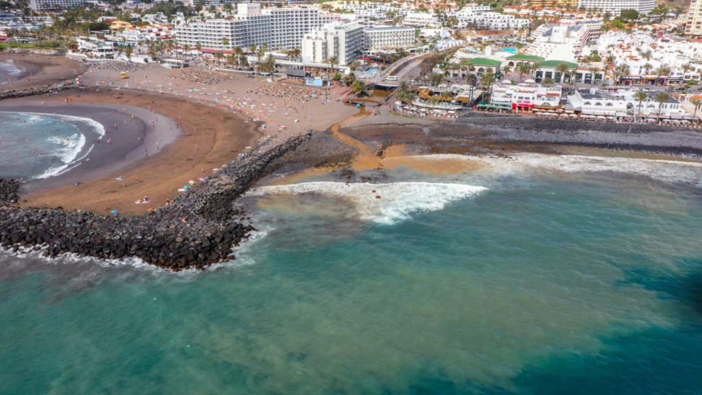 PLAYA CONTAMINADA