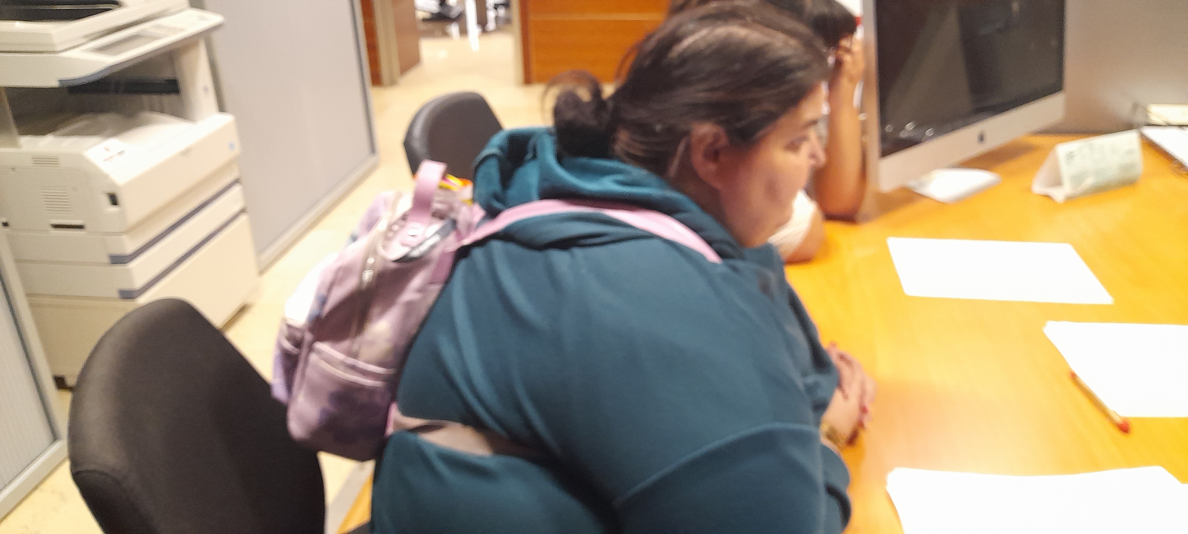 LA MADRE PRESENTANDO QUEJA ANTE LA DIPUTACIÓN DEL COMÚN