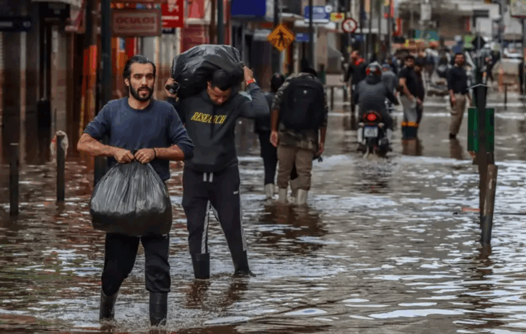 Las poblaciones vulnerables están sintiendo con mayor intensidad los impactos de la emergencia climática. (Foto: Rafa Neddermeyer/Agência Brasil)