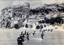 SOLDADOS REPUBLICANOS CRUZAN EL EBRO