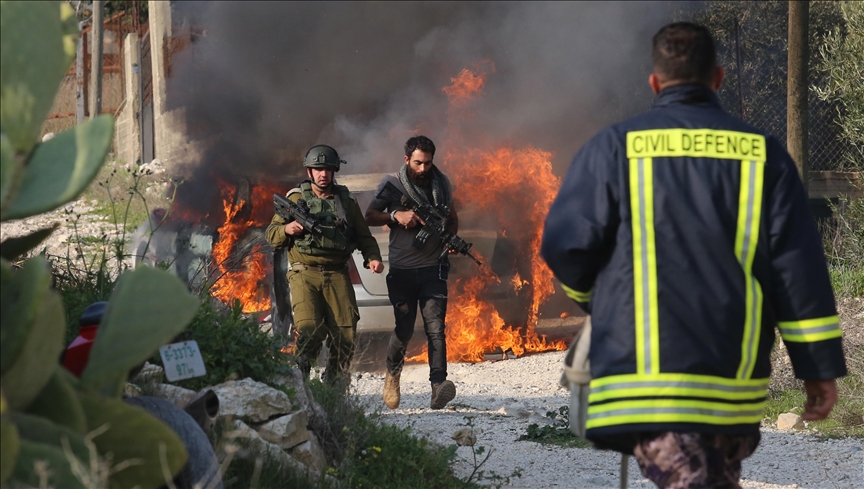 COLONOS ISRAELÍES INCENDIAN VEHÍCULOS PALESTINOS EN NAPLUSA, CISJORDANIA - AA