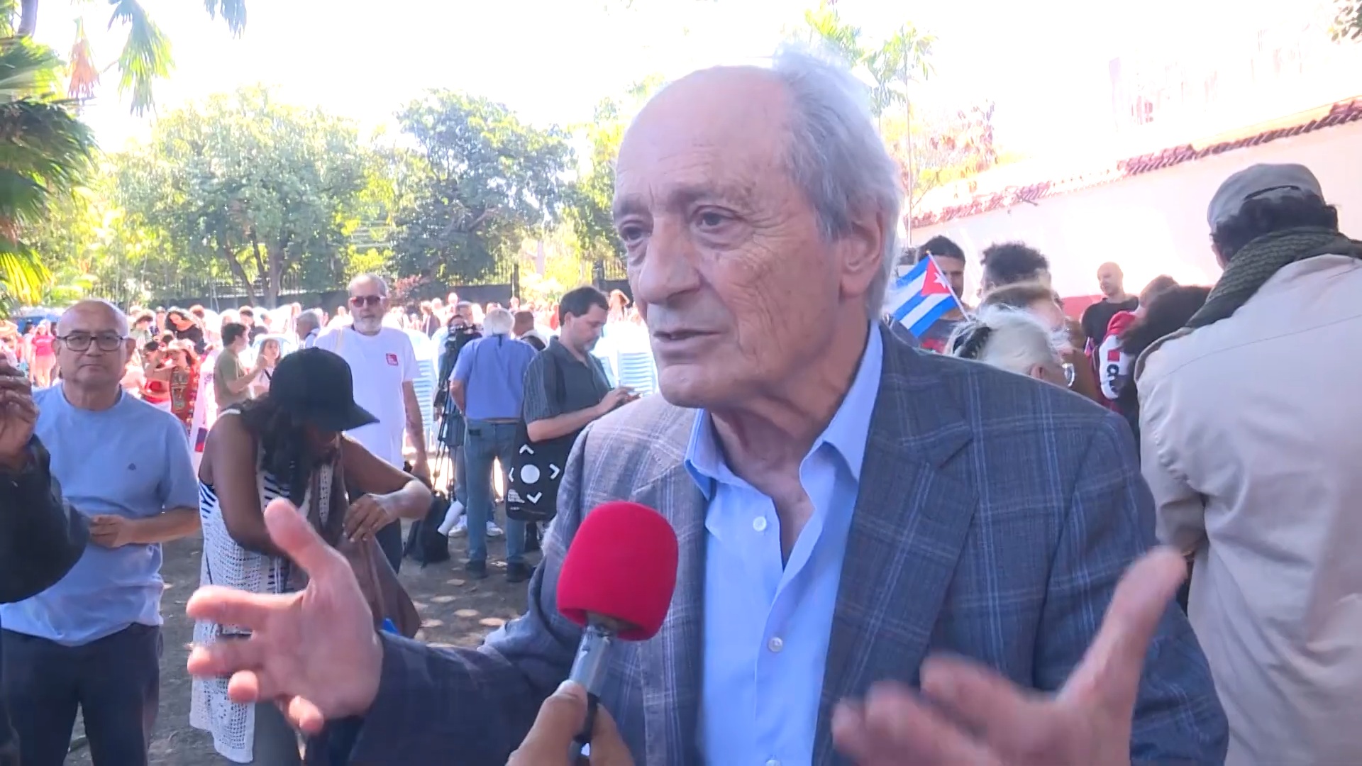 El doctor suizo Franco Cavalli llama a reforzar la solidaridad internacional con Cuba priorizando el trabajo de información y sensibilzación