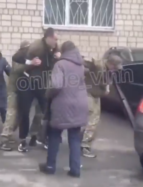 RECLUTADORES EN ACCIÓN EN KIEV