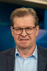 RALF STEGNER, ESCASA MENTES SENSATAS EN LA POLÍTICA ALEMANA